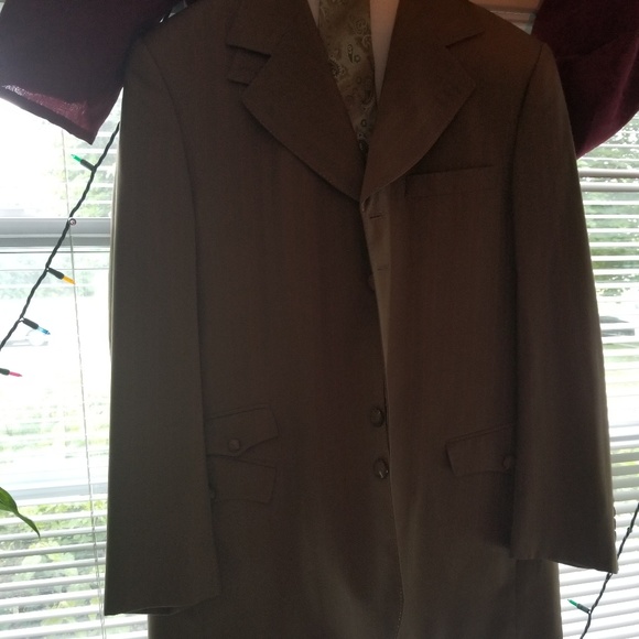 Suits - Picture 2 of 2